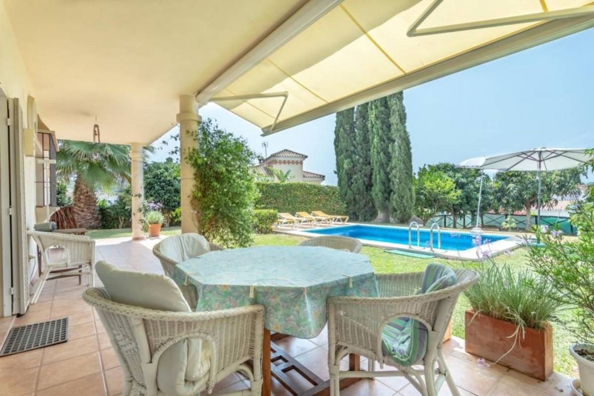 Одноэтажная 3 спальная вилла в Эль Росарио - mibgroup.es