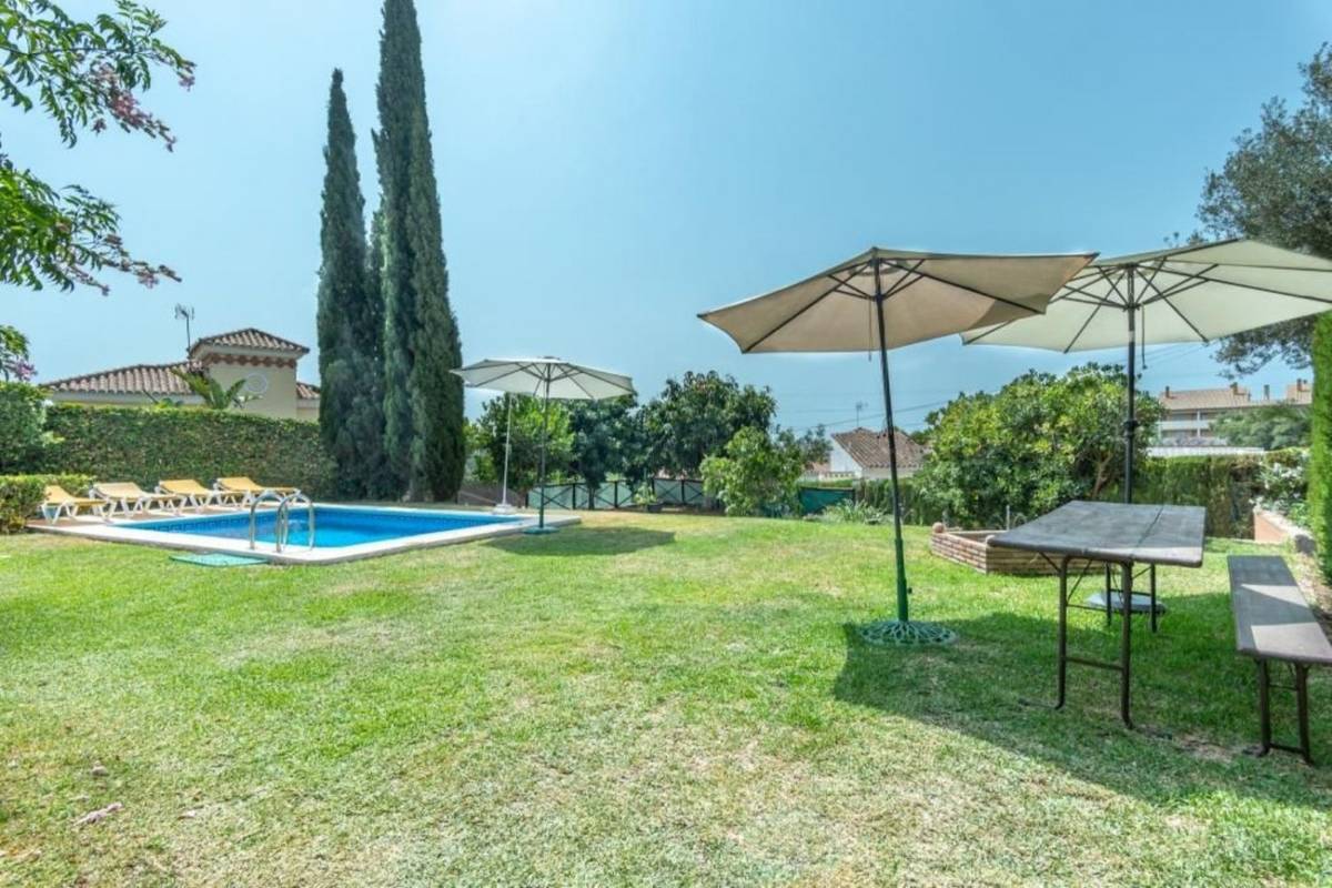 Одноэтажная 3 спальная вилла в Эль Росарио - mibgroup.es