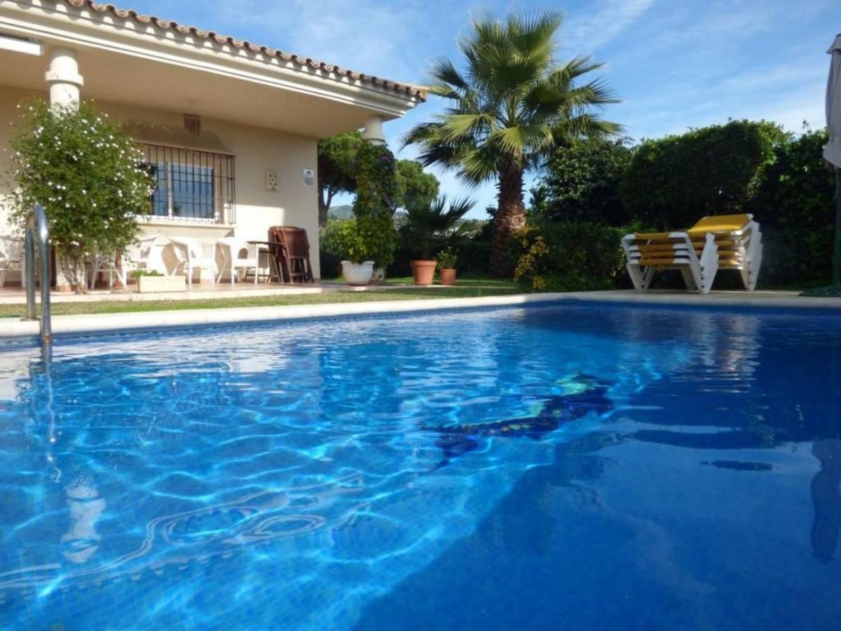 Одноэтажная 3 спальная вилла в Эль Росарио - mibgroup.es