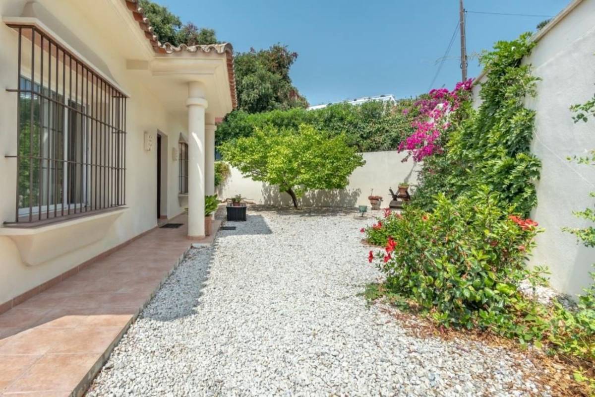 Одноэтажная 3 спальная вилла в Эль Росарио - mibgroup.es