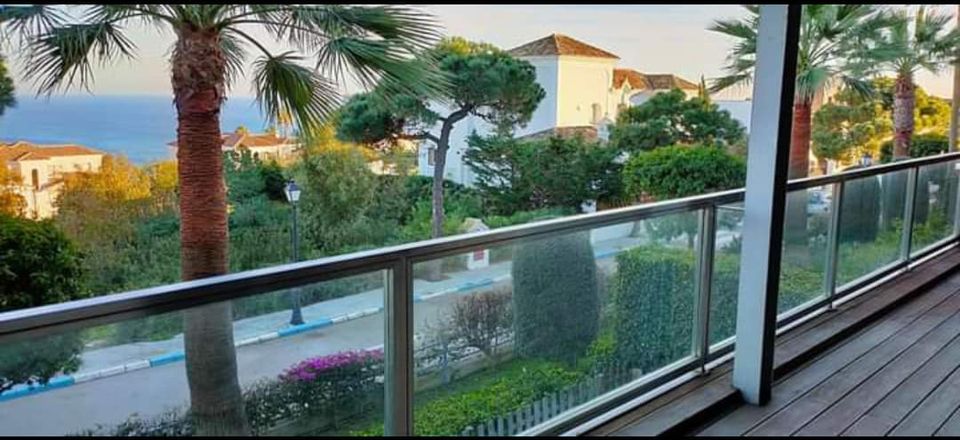 Великолепная 3 спальная квартира в Ла Дукесе с большой террасой - mibgroup.es