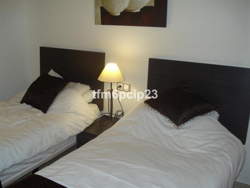 Two bedroom apartment in La Duquesa for rent - mibgroup.es
