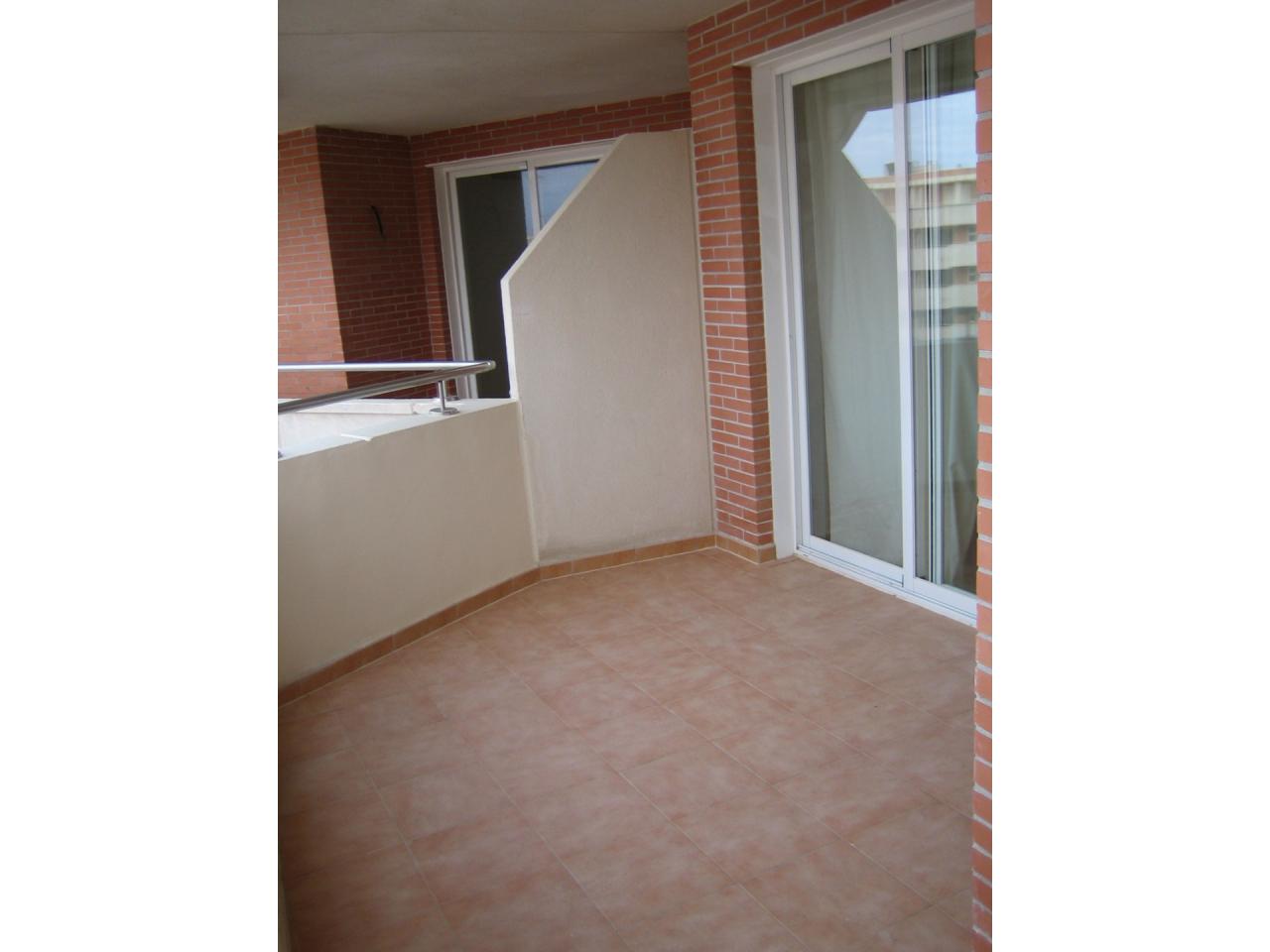 Se alquila apartamento de un dormitorio en el centro de Estepona - mibgroup.es