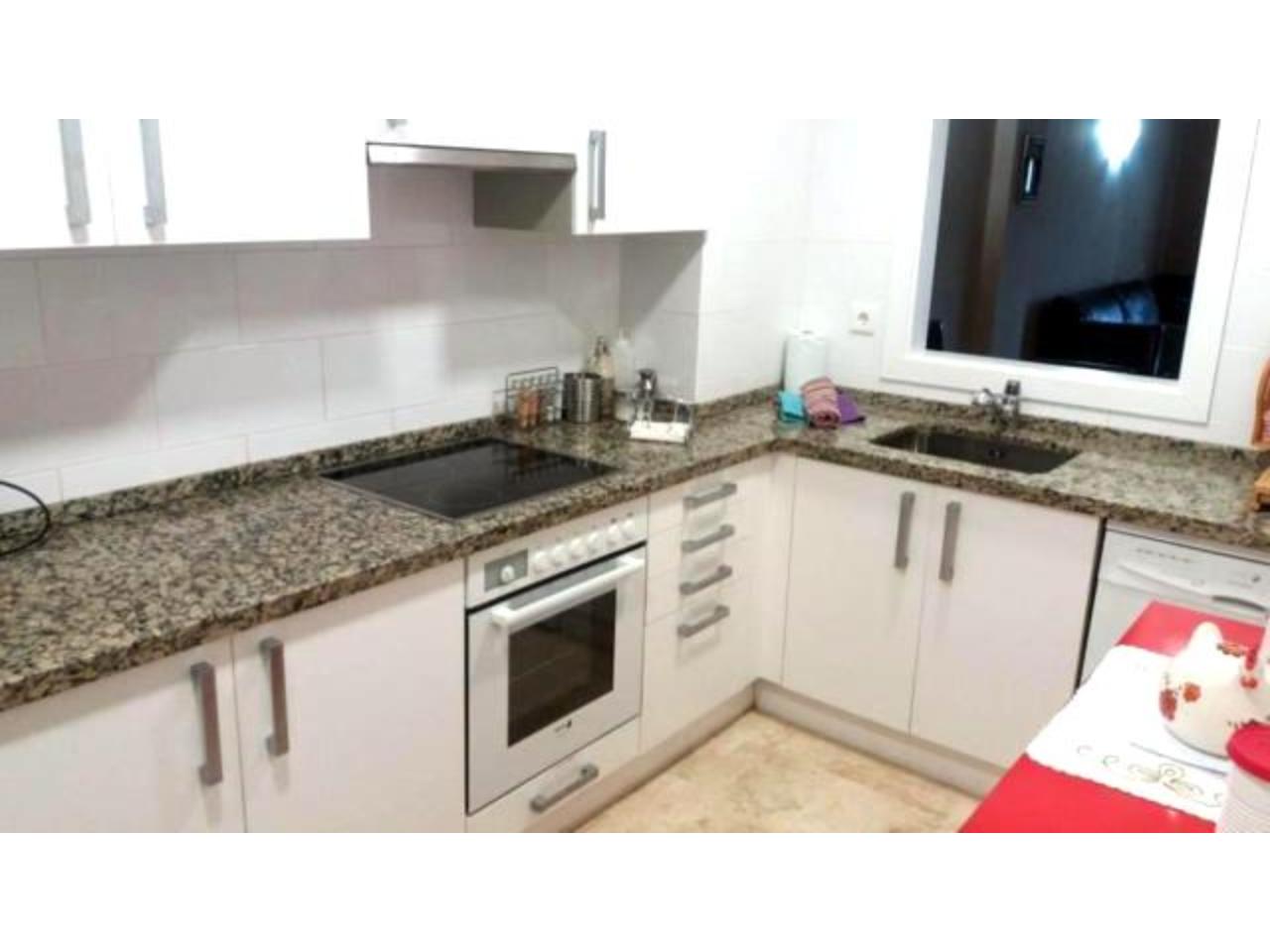 2 bedroom apartment in Manilva with sea views for rent - mibgroup.es