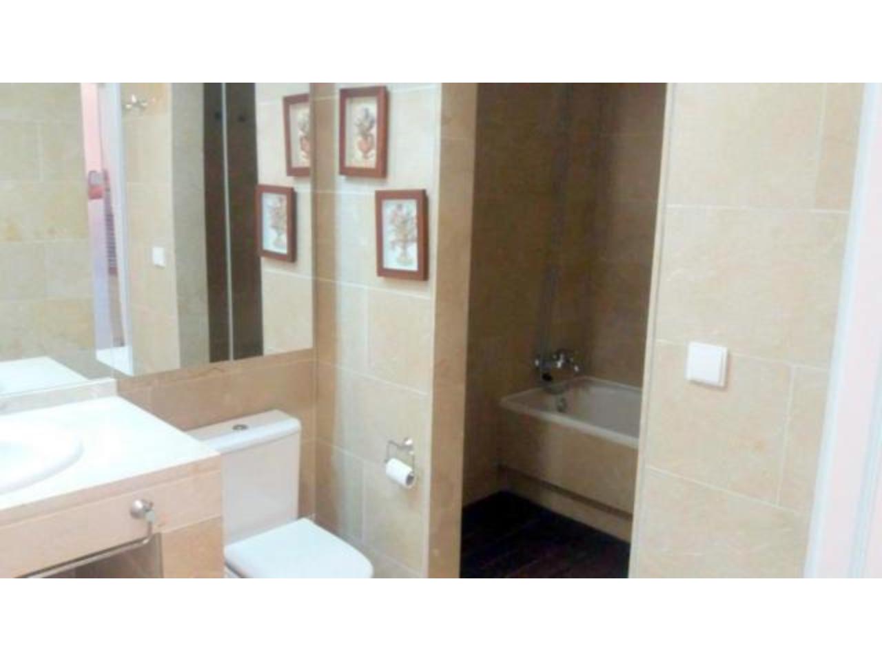 2 bedroom apartment in Manilva with sea views for rent - mibgroup.es