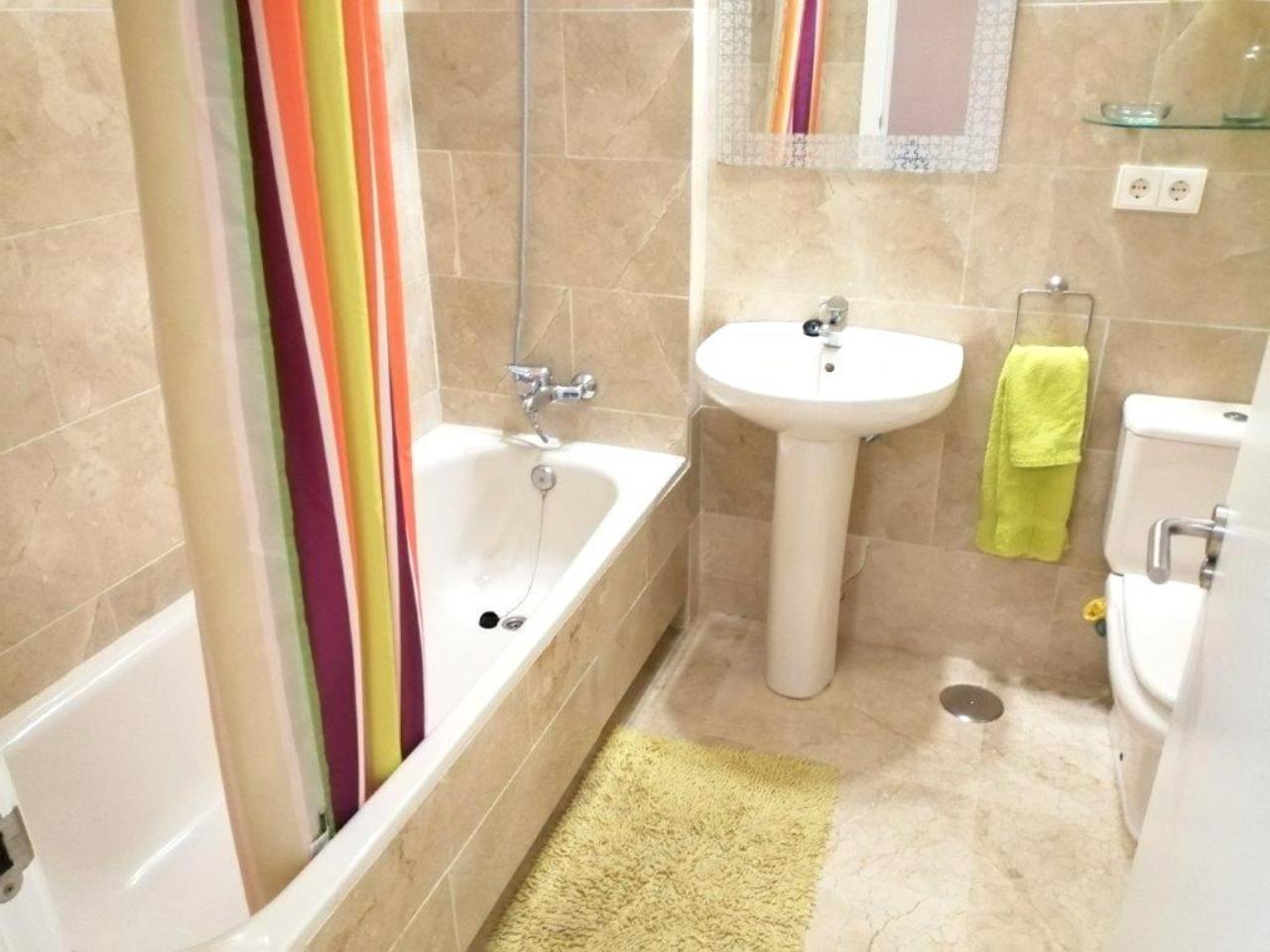 2 bedroom apartment in Manilva with sea views for rent - mibgroup.es