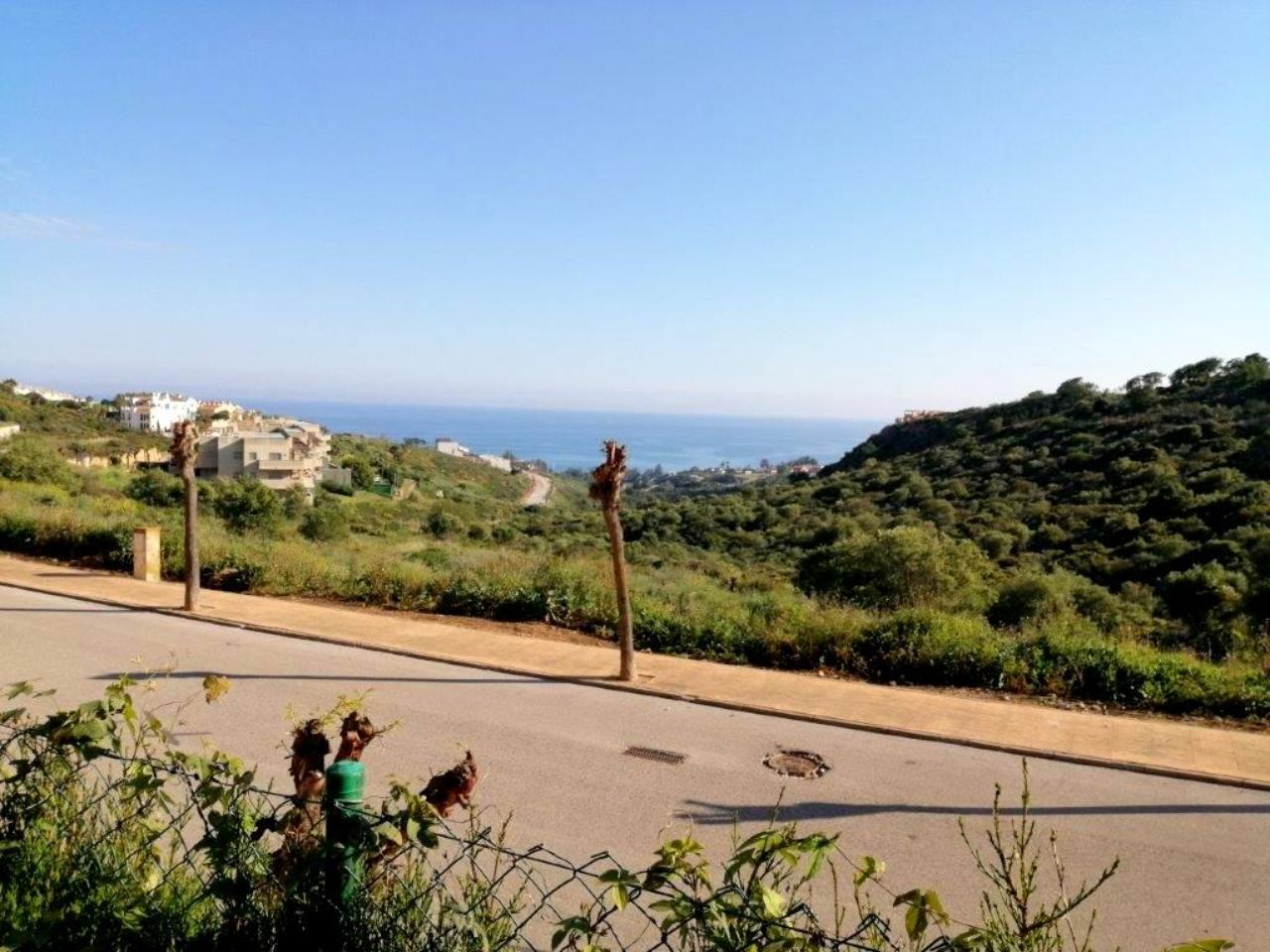 2 bedroom apartment in Manilva with sea views for rent - mibgroup.es