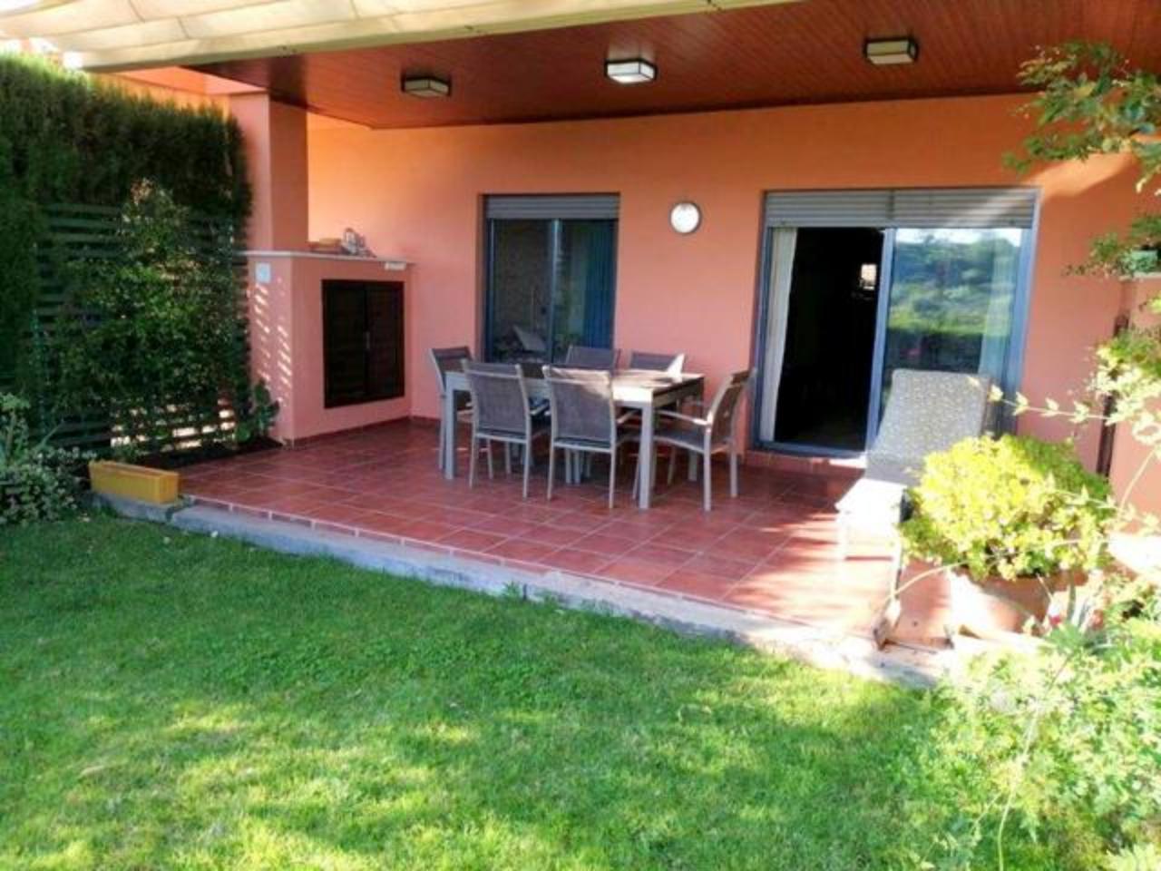 2 bedroom apartment in Manilva with sea views for rent - mibgroup.es