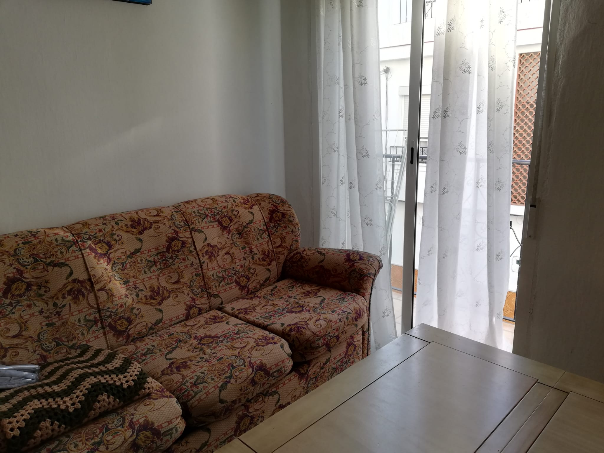Apartamento de 1 dormitorio en alquiler en el centro de Estepona - mibgroup.es