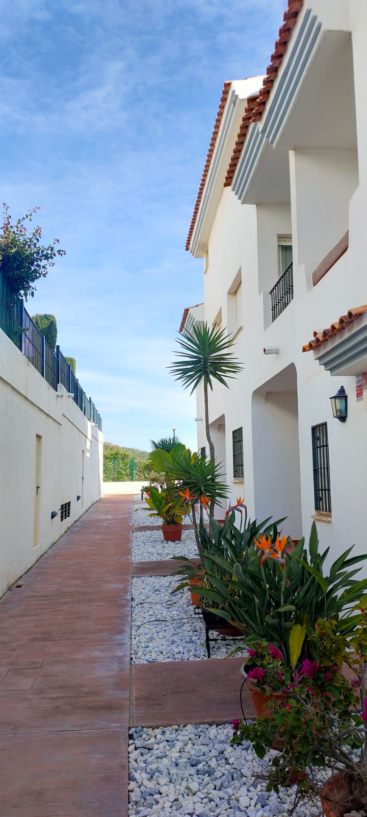 Casa en Manilva de 3 dormitorios en alquiler larga temporada - mibgroup.es