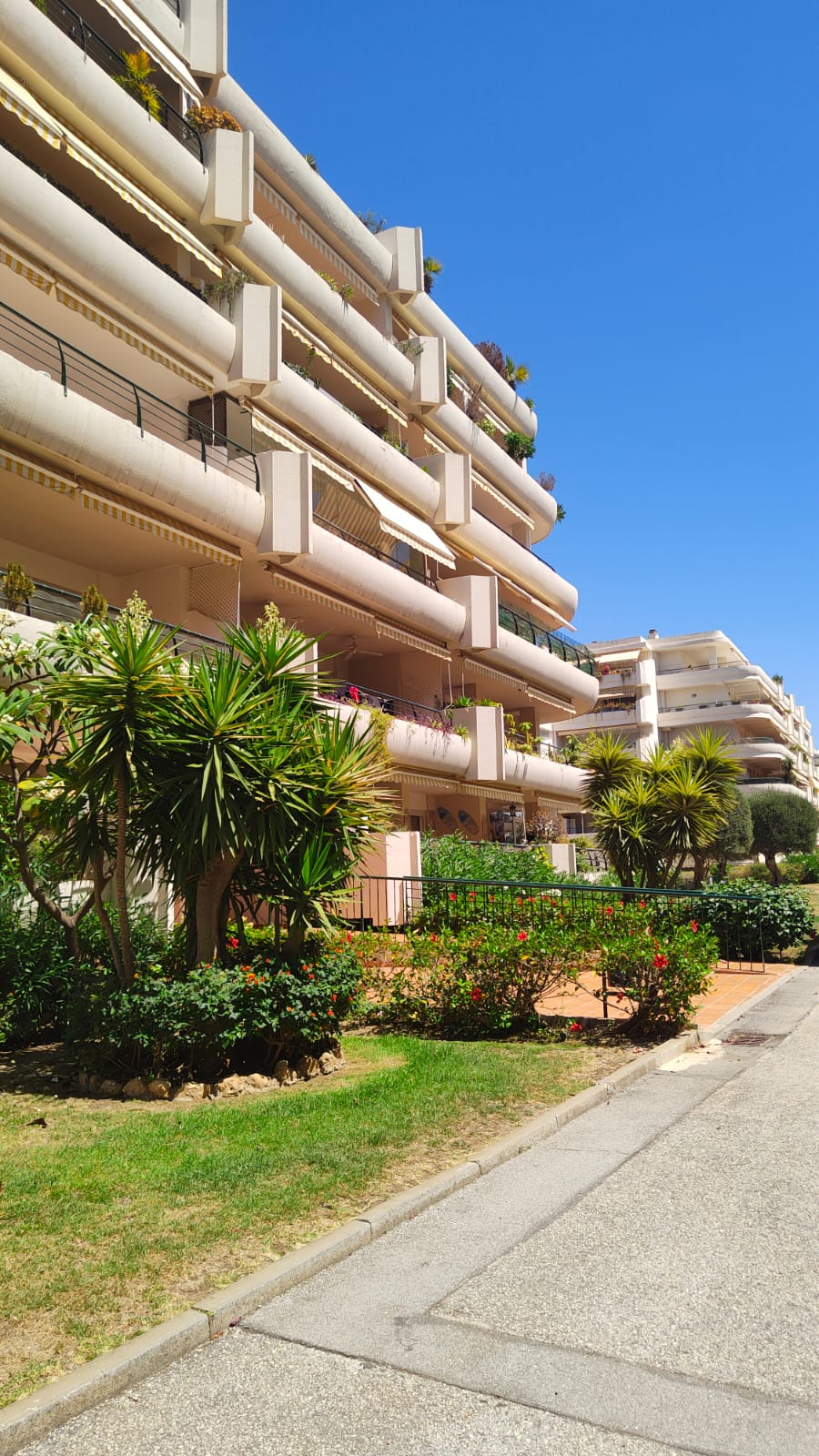 Se alquila apartamento de 2 habitaciones en Guadalmina Alta - mibgroup.es