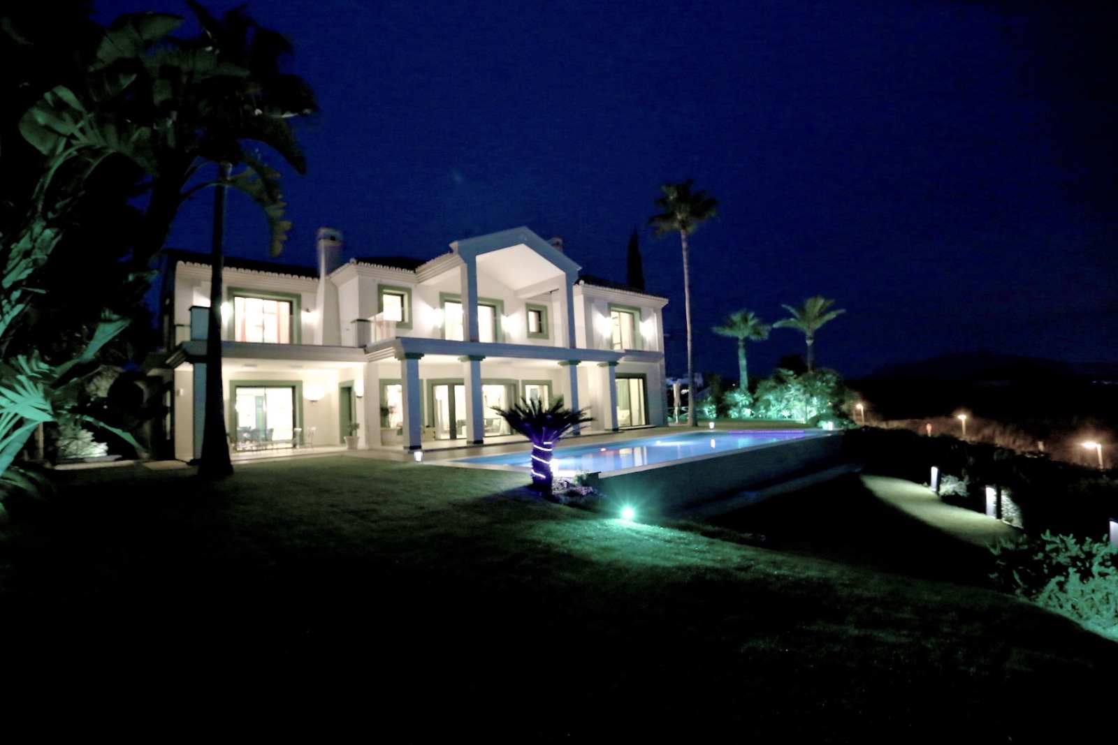 Villa de Lujo en Alquiler a Largo Plazo en Selwo - mibgroup.es