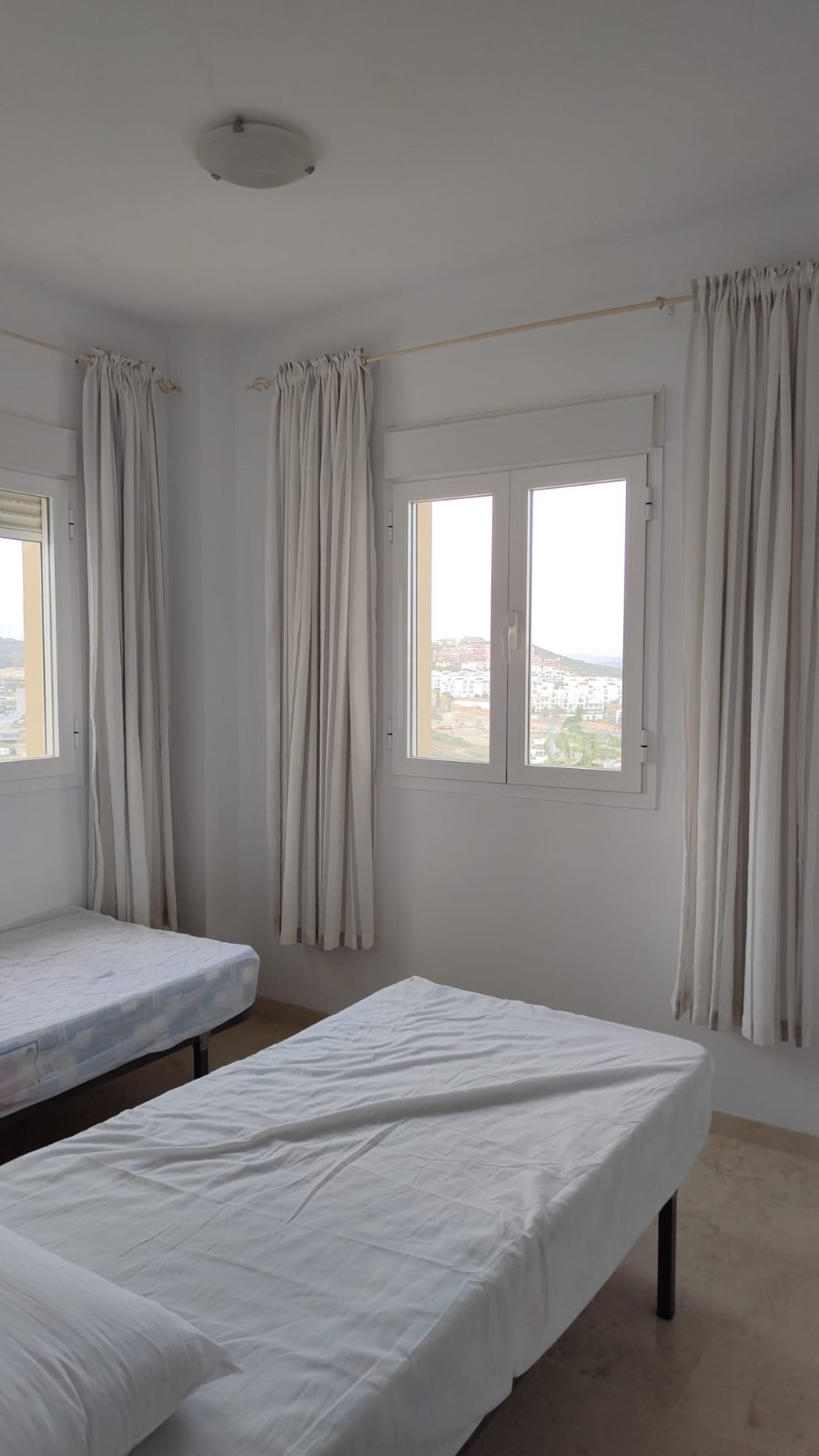 Spacious 2-Bedroom Apartment with Panoramic Sea Views in Manilva - mibgroup.es