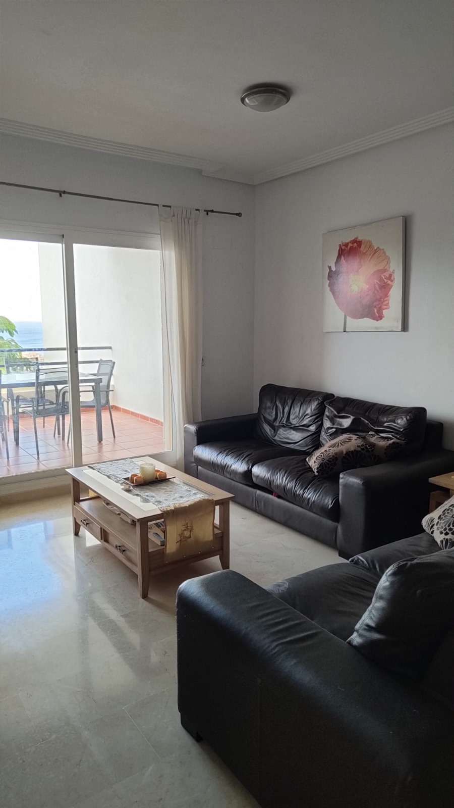 Amplio piso de 2 dormitorios con vistas panorámicas al mar en Manilva - mibgroup.es