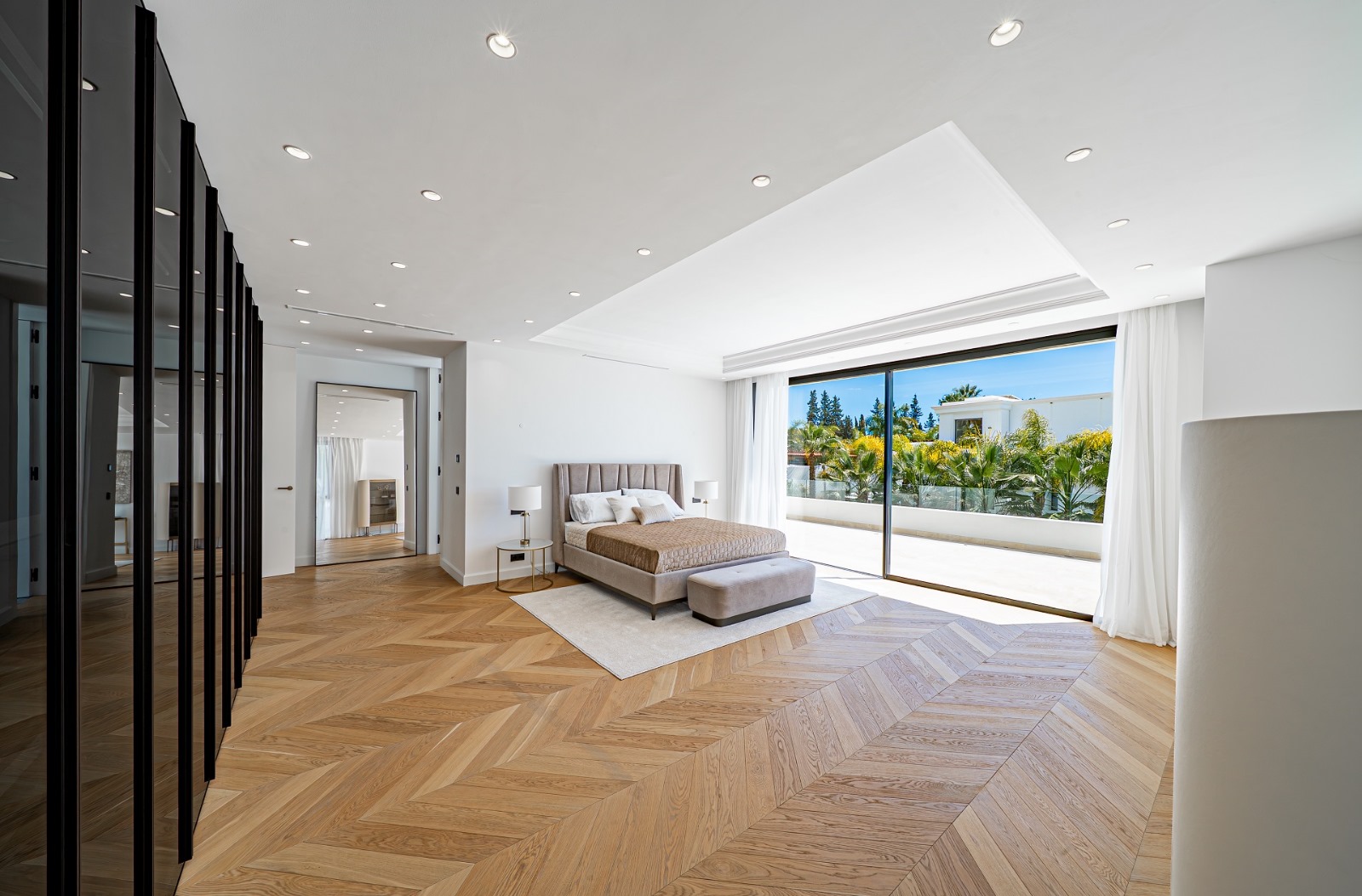 Elegant Villas in Marbella's Golden Mile – Lomas de Marbella Club - mibgroup.es