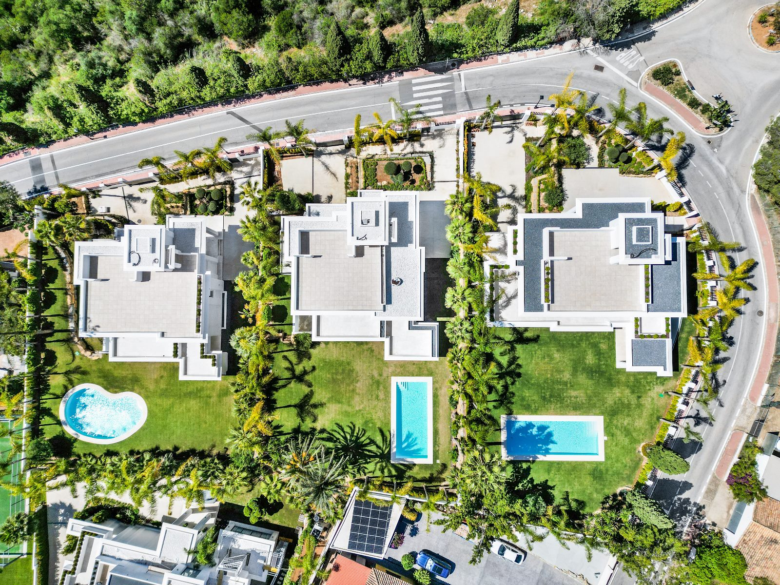 Elegant Villas in Marbella's Golden Mile – Lomas de Marbella Club - mibgroup.es