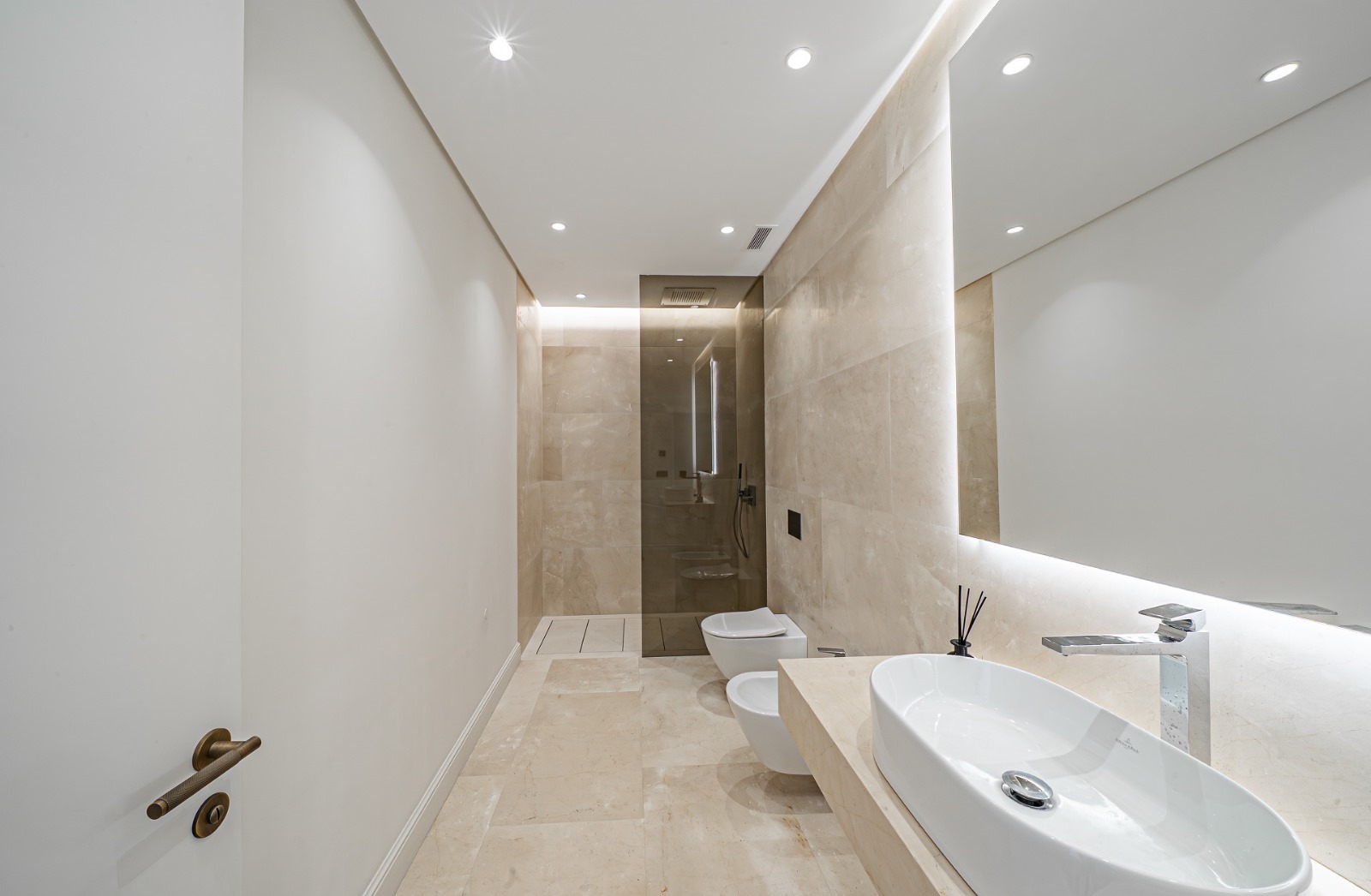 Elegant Villas in Marbella's Golden Mile – Lomas de Marbella Club - mibgroup.es