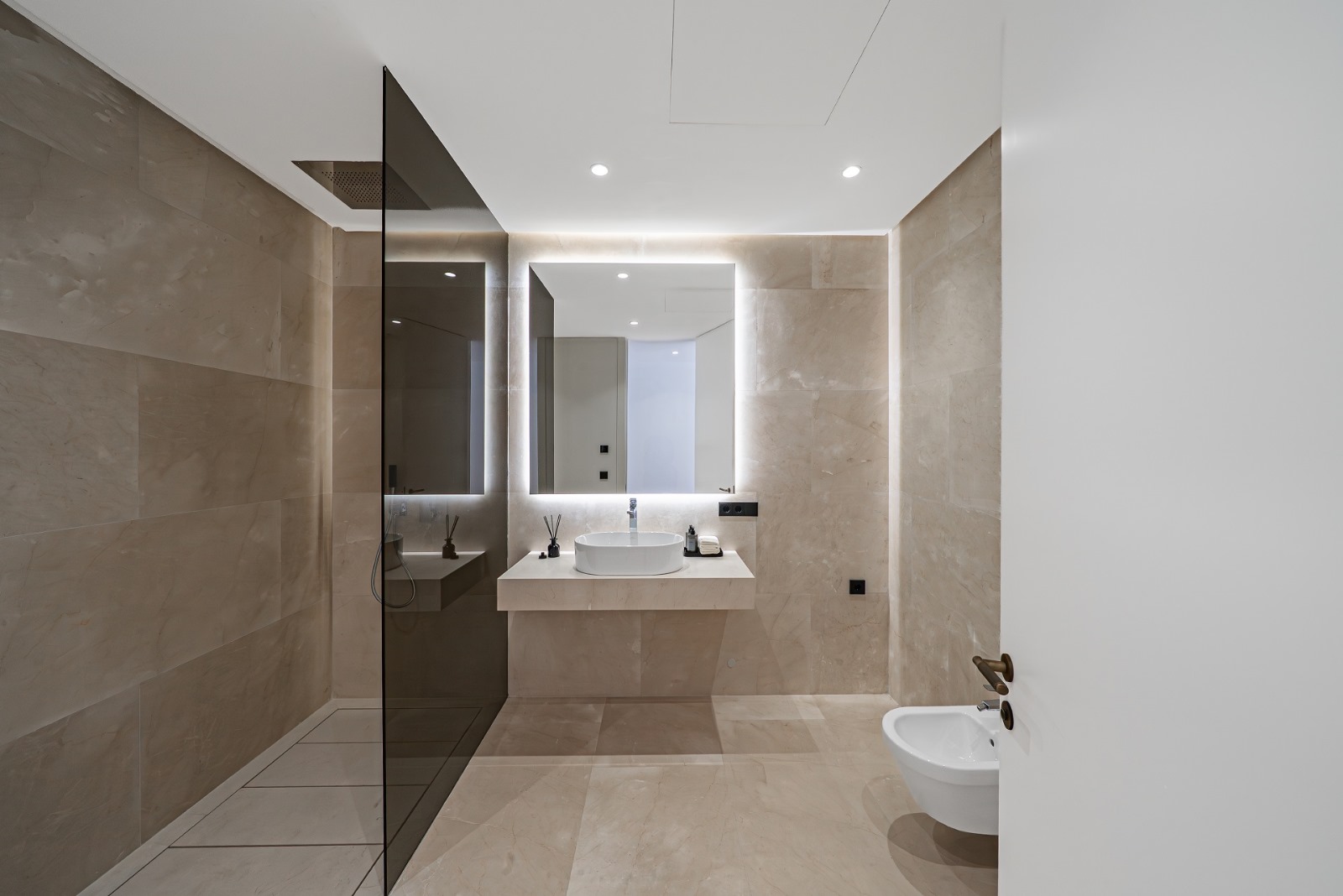 Elegant Villas in Marbella's Golden Mile – Lomas de Marbella Club - mibgroup.es