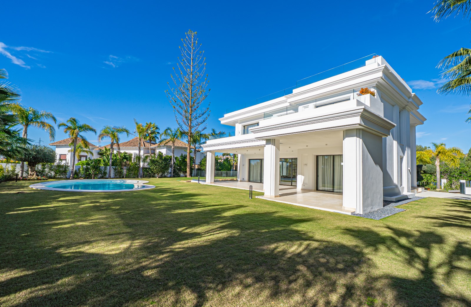Elegant Villas in Marbella's Golden Mile – Lomas de Marbella Club - mibgroup.es