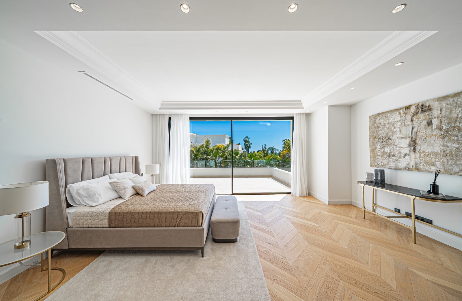 Elegant Villas in Marbella's Golden Mile – Lomas de Marbella Club - mibgroup.es