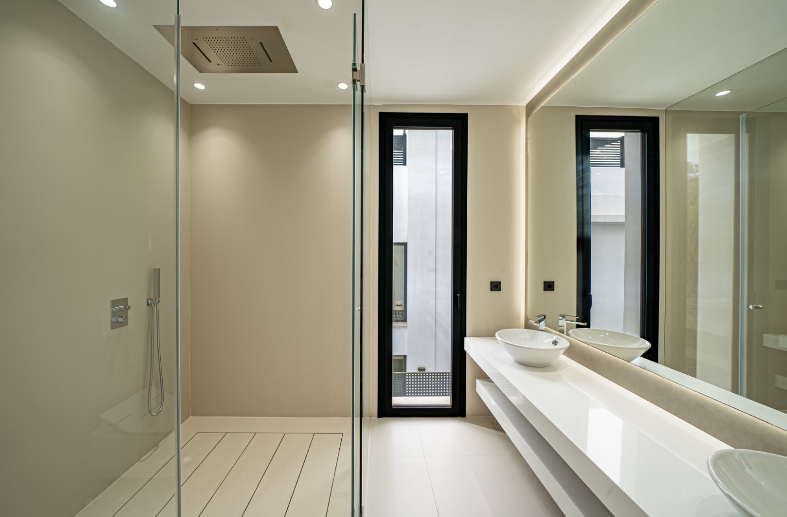 Modern Villa in Marbella’s Golden Mile – 100m from the Beach, Walk to Puerto Banús - mibgroup.es