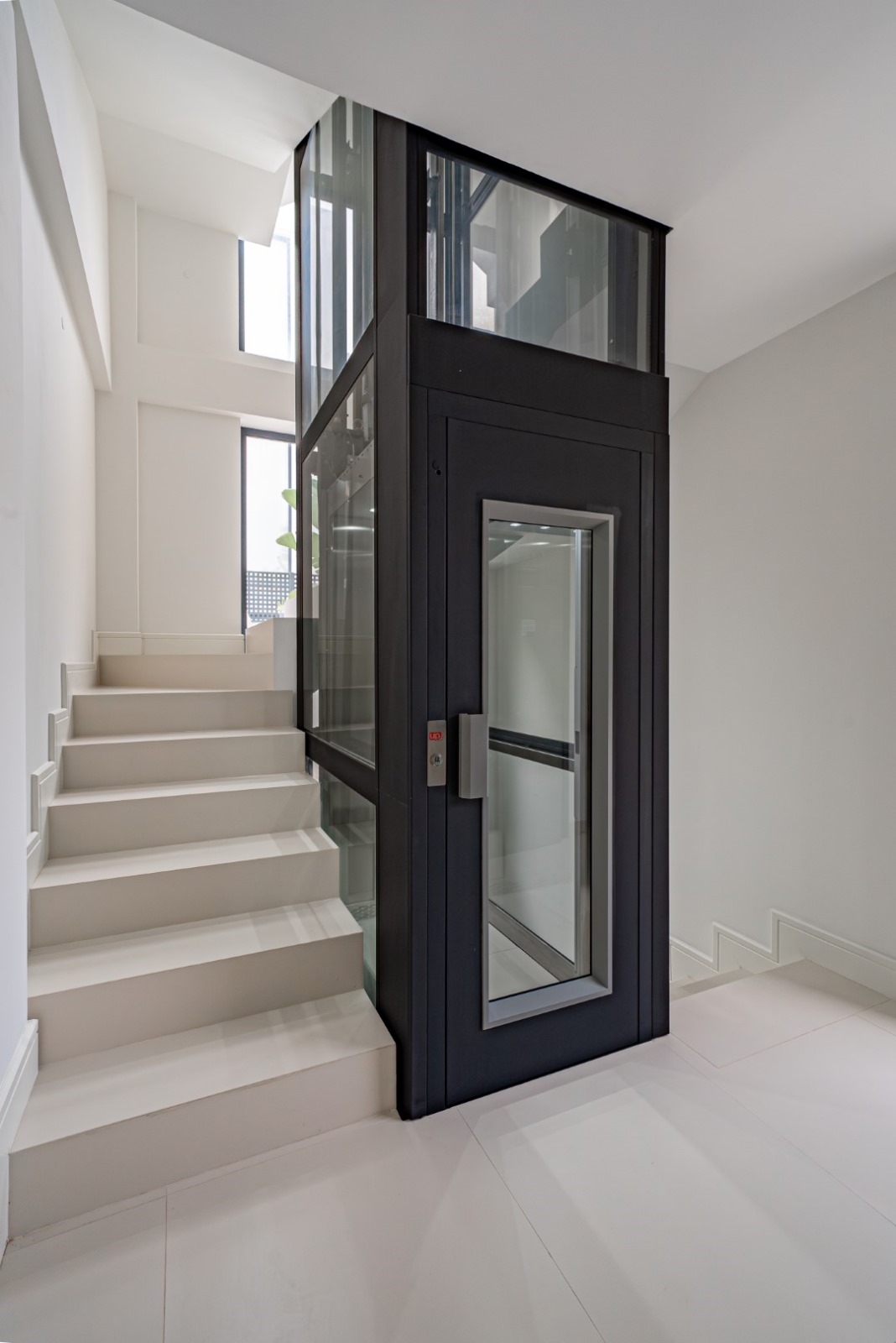 Modern Villa in Marbella’s Golden Mile – 100m from the Beach, Walk to Puerto Banús - mibgroup.es