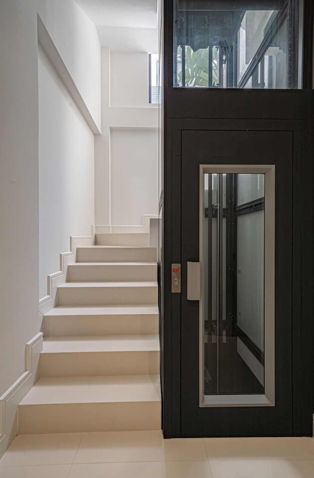 Modern Villa in Marbella’s Golden Mile – 100m from the Beach, Walk to Puerto Banús - mibgroup.es