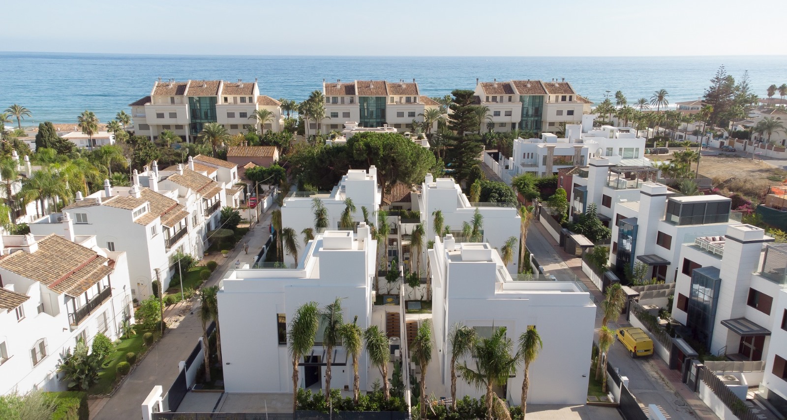 Modern Villa in Marbella’s Golden Mile – 100m from the Beach, Walk to Puerto Banús - mibgroup.es