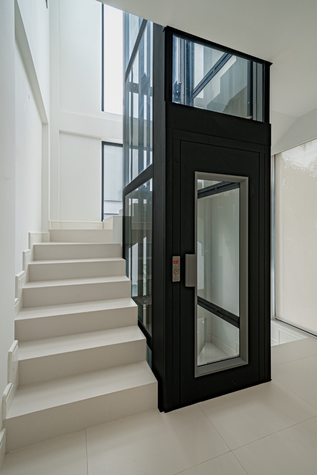 Modern Villa in Marbella’s Golden Mile – 100m from the Beach, Walk to Puerto Banús - mibgroup.es