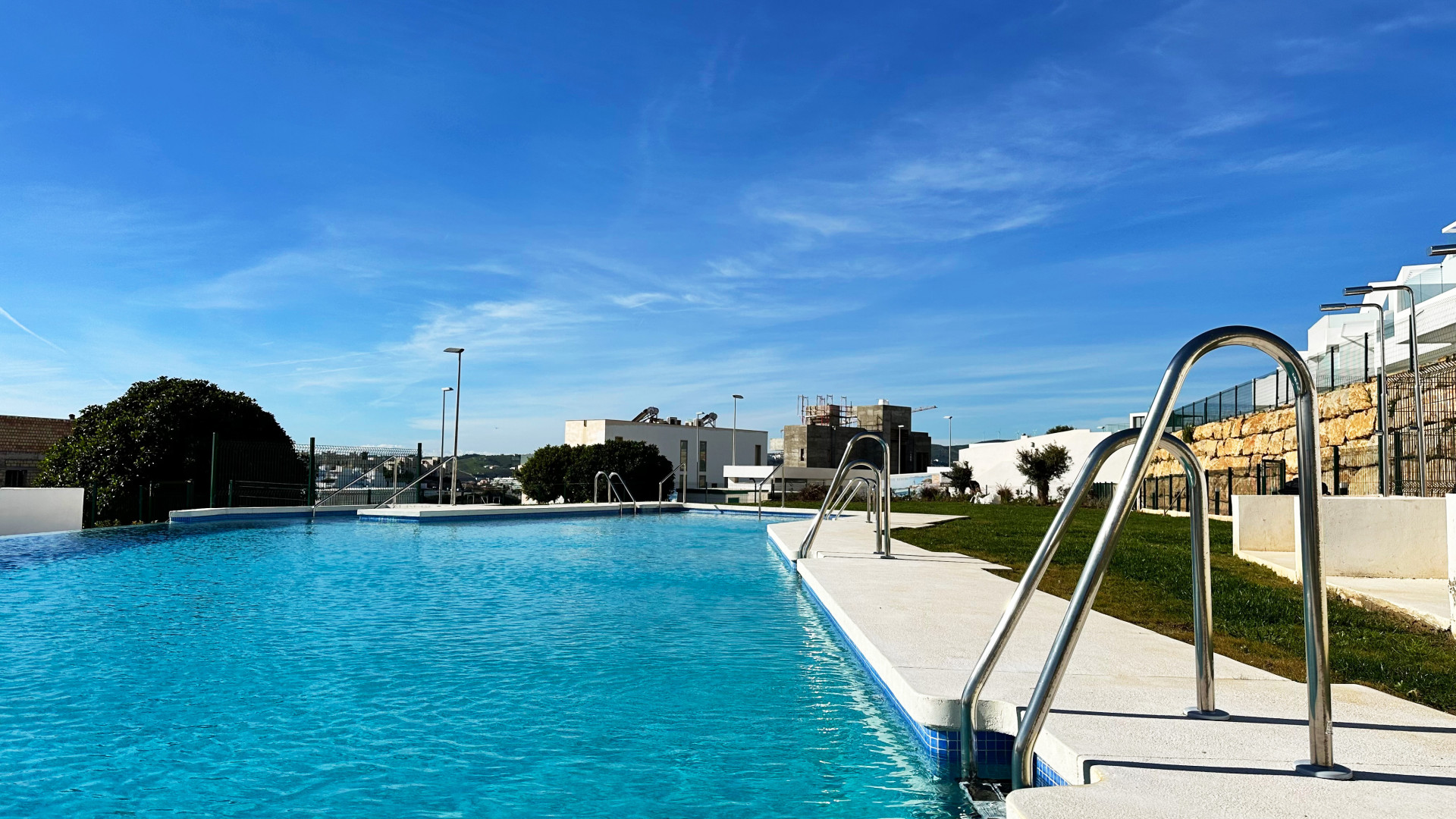 Modernos apartamentos a 250 metros de la playa en una urbanización cerrada - mibgroup.es