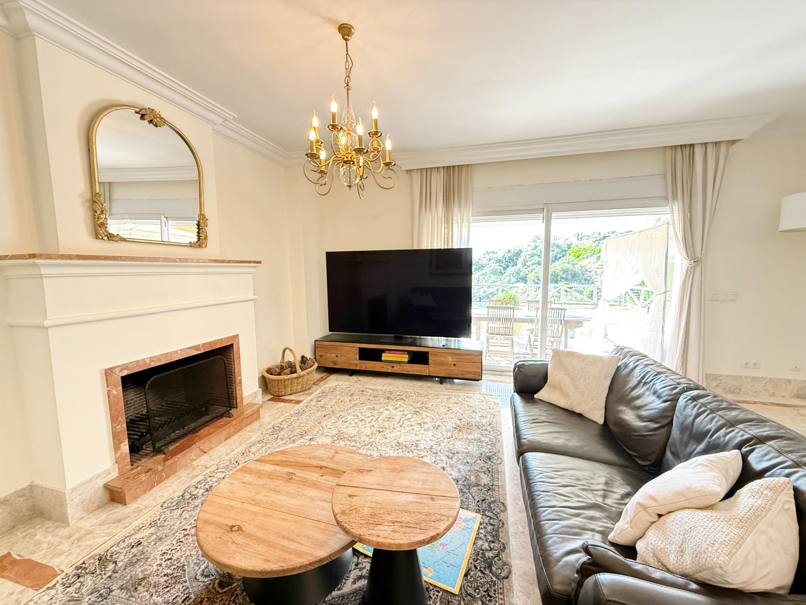 3-Bedroom Townhouse with Garden in Santa Clara, Marbella - mibgroup.es