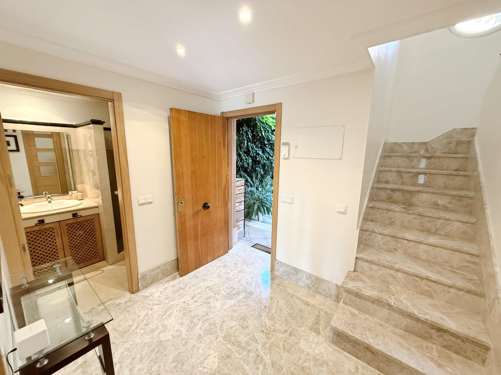 3-Bedroom Townhouse with Garden in Santa Clara, Marbella - mibgroup.es