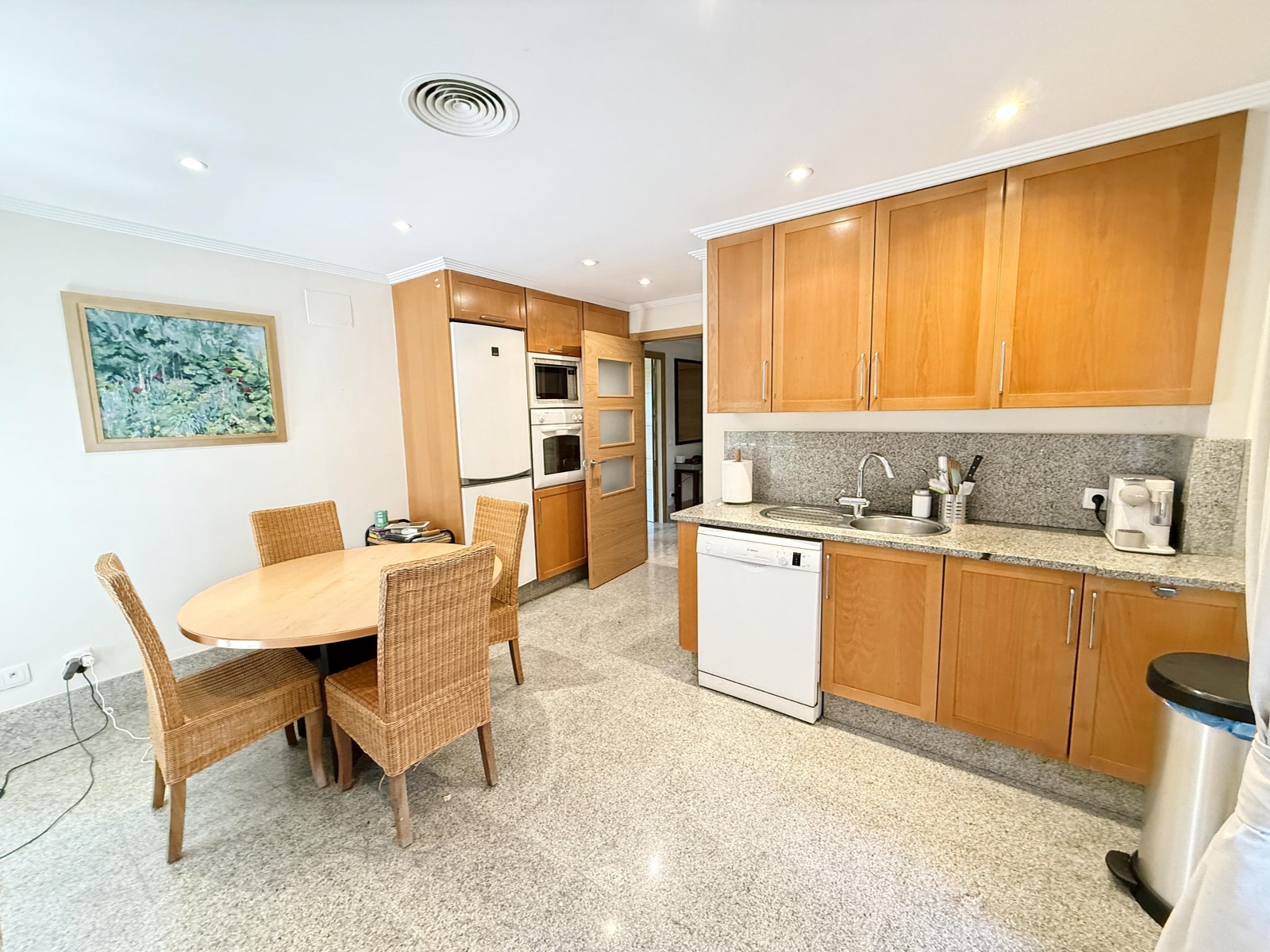 3-Bedroom Townhouse with Garden in Santa Clara, Marbella - mibgroup.es