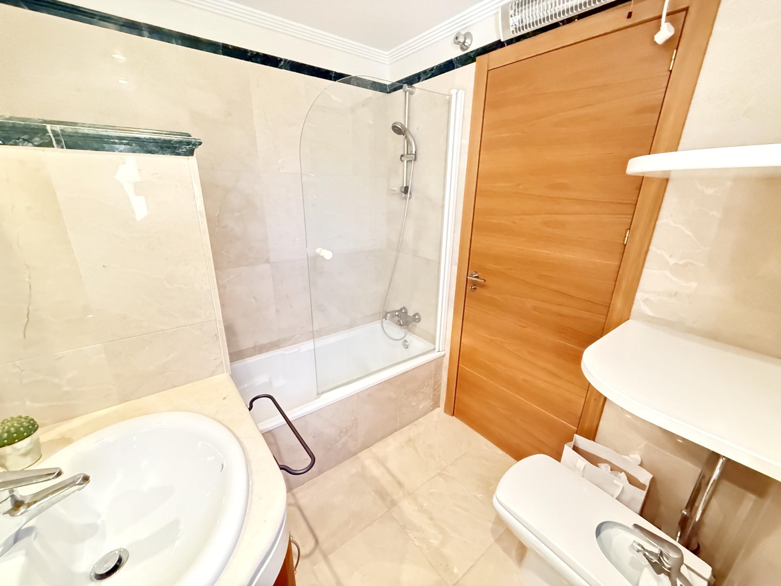 3-Bedroom Townhouse with Garden in Santa Clara, Marbella - mibgroup.es