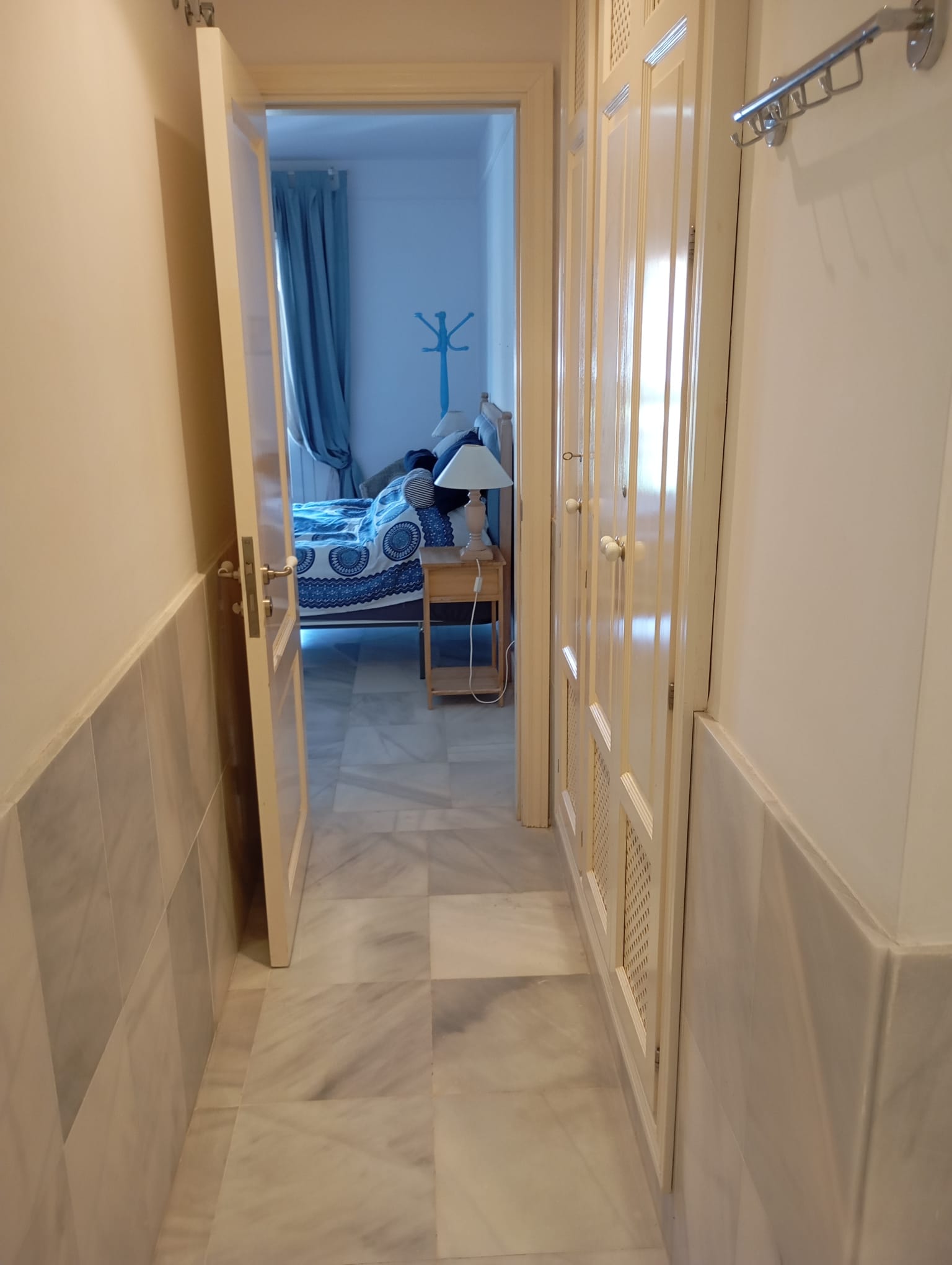 Exclusivo apartamento de 2 dormitorios en Puerto de Sotogrande con acceso directo al amarre - mibgroup.es