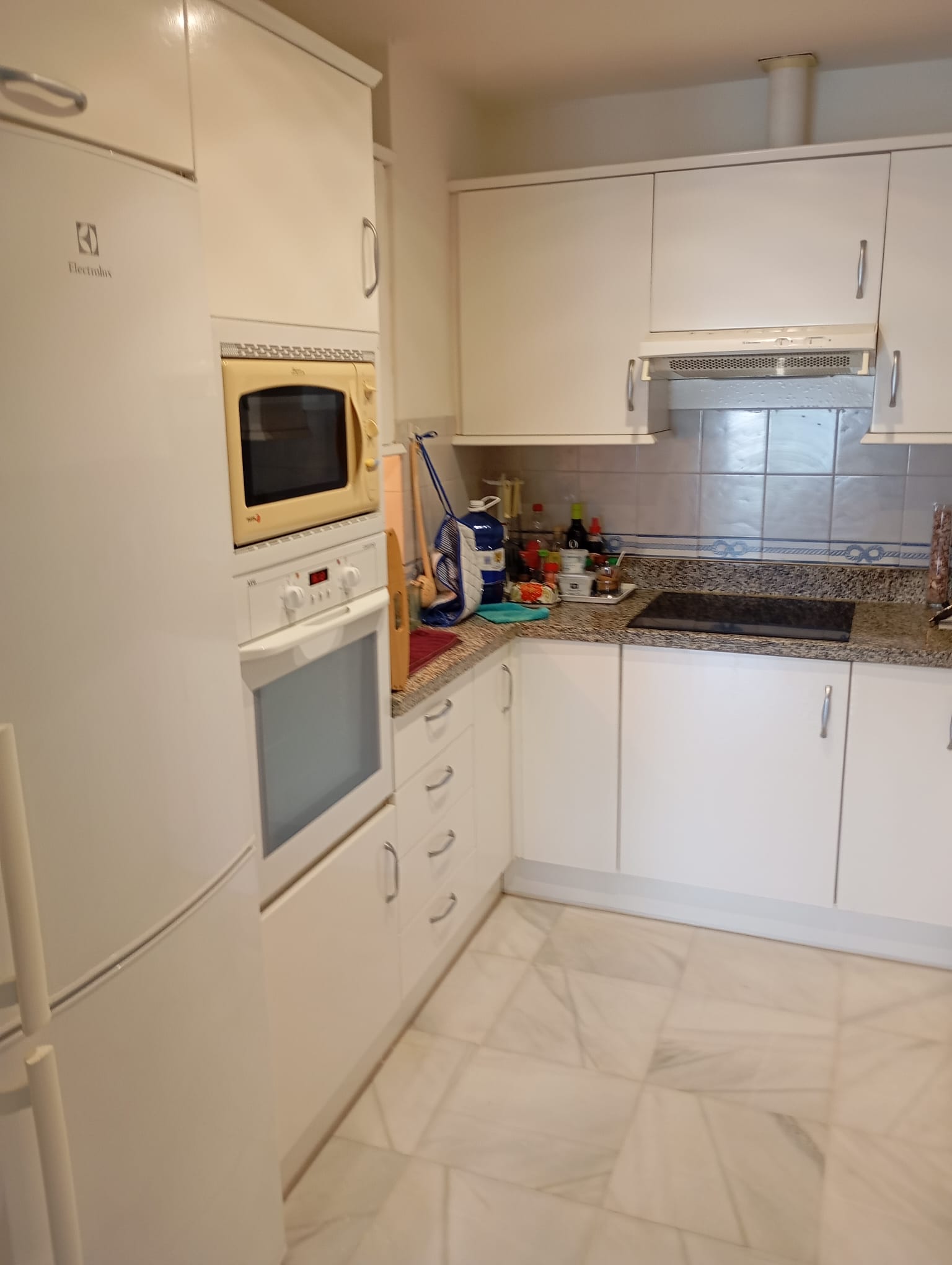 Exclusivo apartamento de 2 dormitorios en Puerto de Sotogrande con acceso directo al amarre - mibgroup.es