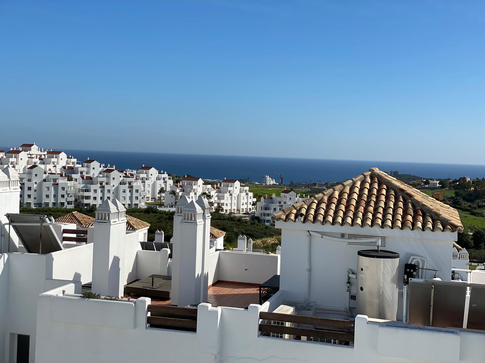 Stunning penthouse in golf camps of Estepona - mibgroup.es