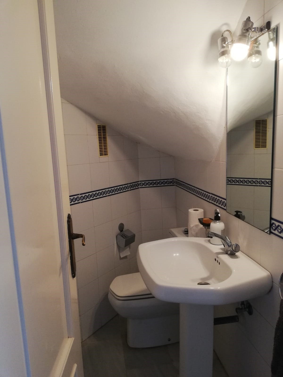 Townhouse in Estepona on the first line of the sea - mibgroup.es