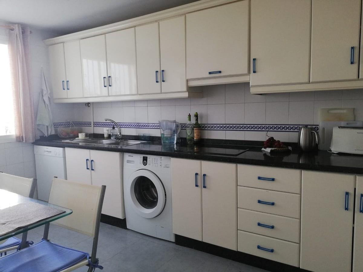 Townhouse in Estepona on the first line of the sea - mibgroup.es