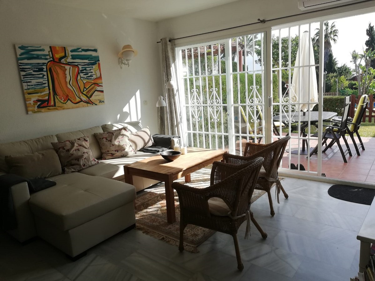 Townhouse in Estepona on the first line of the sea - mibgroup.es