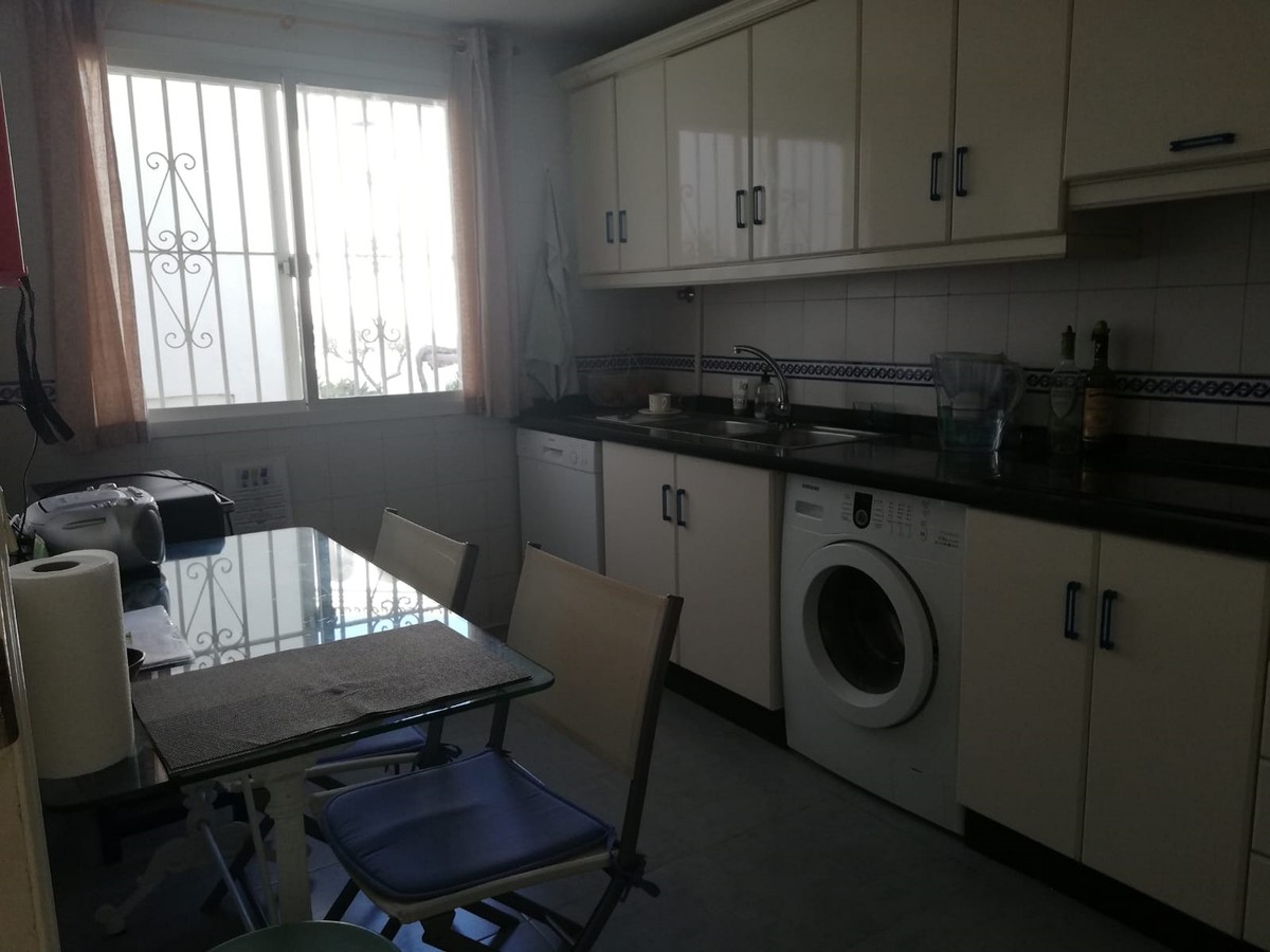 Townhouse in Estepona on the first line of the sea - mibgroup.es